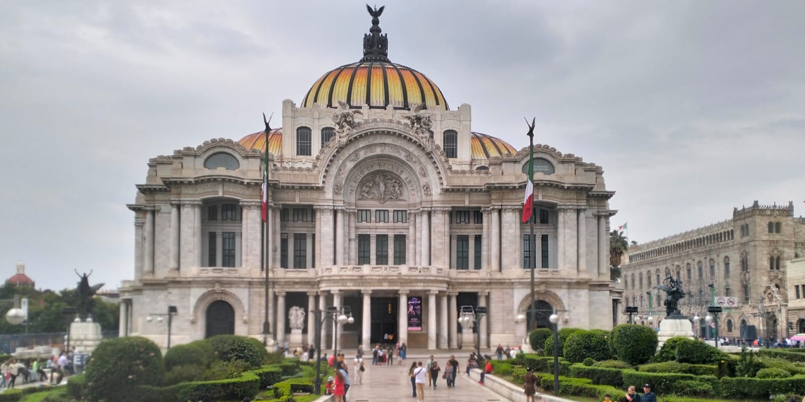 Familia viajando con nuestras ofertas